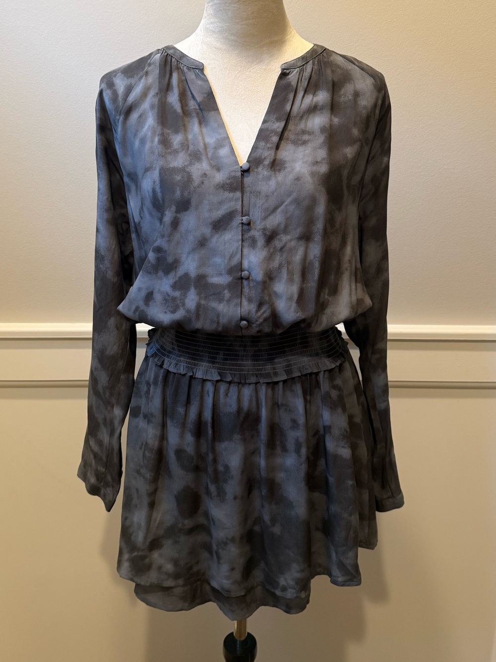 NWT Rails Jasmine Smocked SZ M Tie-Dye Grey/Black Dress